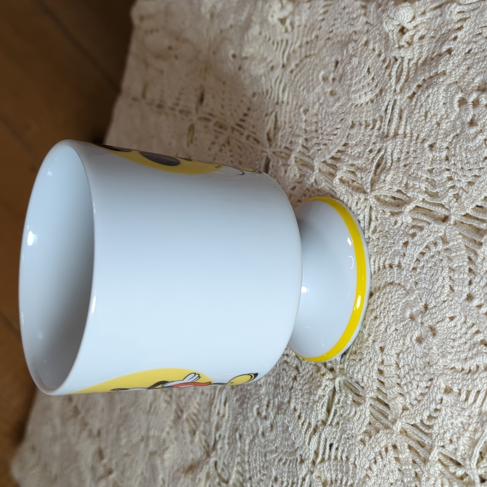 Mickey Mouse footed Disney coffee mug - Picture 4 of 8